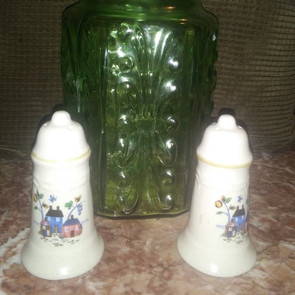 Porcelain salt and pepper shakers